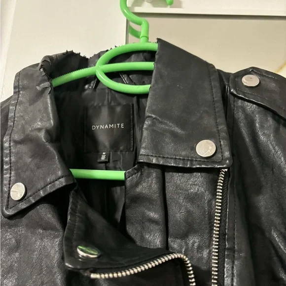 Wome’s jacket - Picture 2 of 4